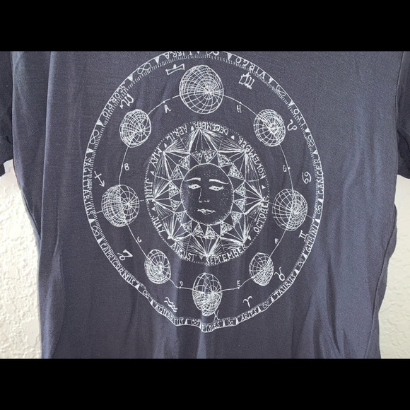 Women’s astrology top - Picture 2 of 3